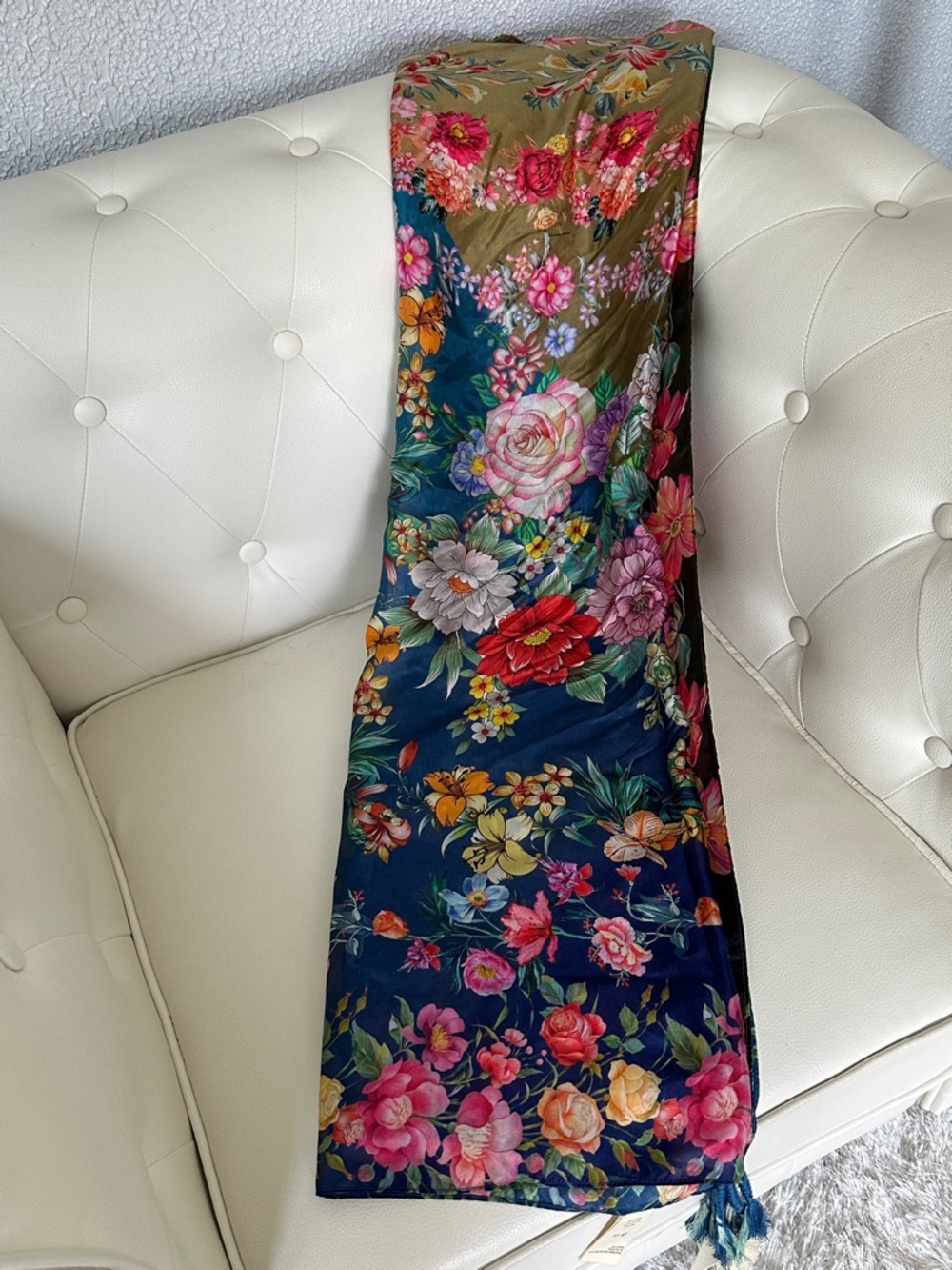 JOHNNY WAS NEUTRA SCARF 💯 SILK Vibrant Floral scarf. Brand New, Summer Must Have - Picture 17 of 17